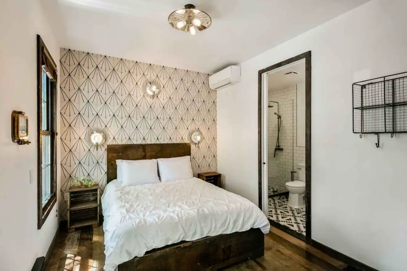 Urban Cowboy Brooklyn Private Townhouse Queen Bedroom One